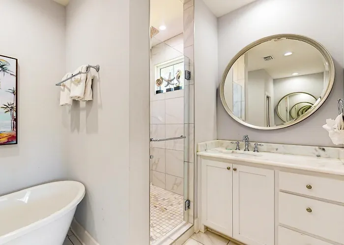 Blue Luxe Holiday home Pensacola