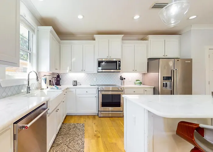 Blue Luxe Holiday home Pensacola